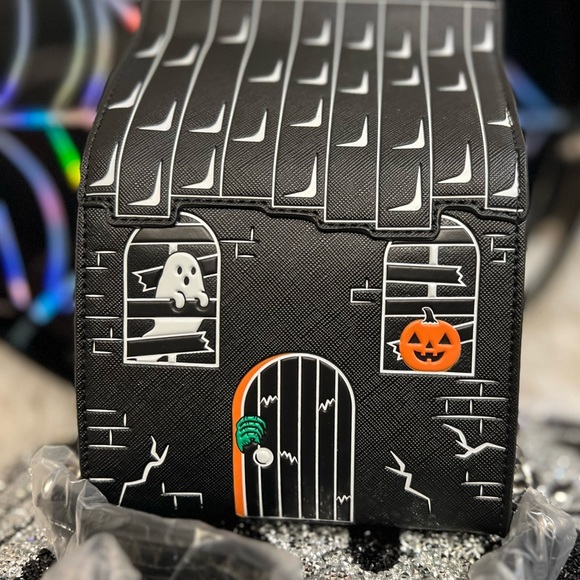 🎃🖤👻BNWOT-MAD ENGINE VIRAL HALLOWEEN SUPER CUTE HAUNTED HOUSE CROSSBODY 🎃🖤👻 - Picture 10 of 13